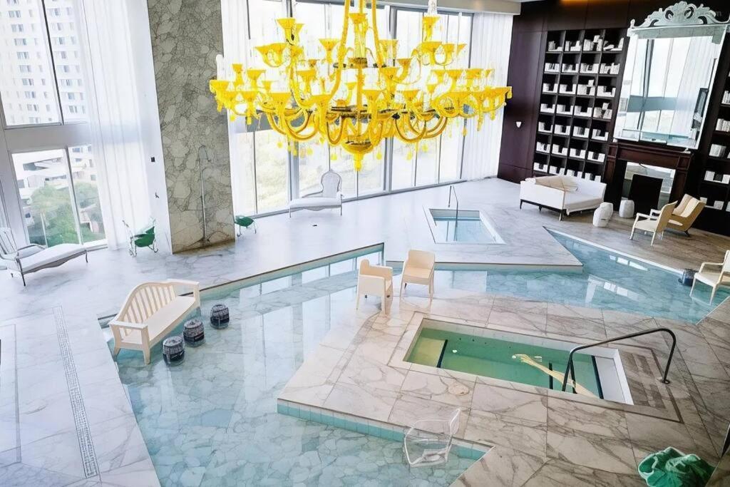 W Hotel Luxury High Rise 迈阿密 外观 照片